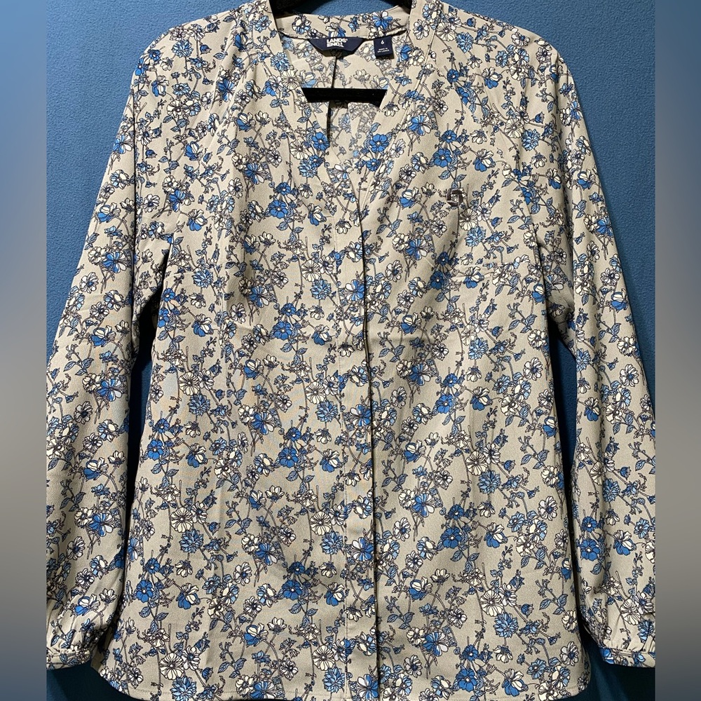 Lands’End blouse with front hidden buttons and buttons on the sleeves size 6